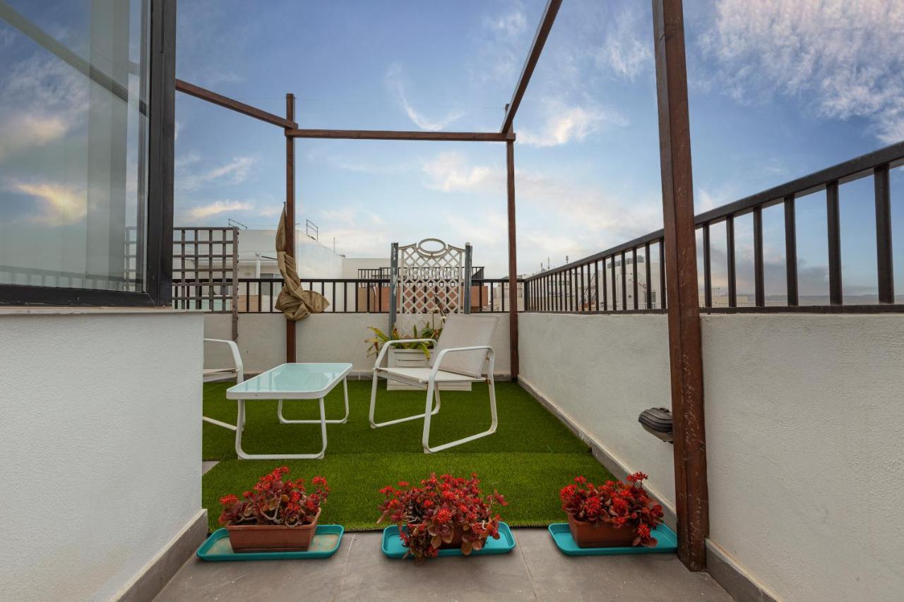 Апартаменты Perfect Seaview Penthouse Сент-Полс-Бей Экстерьер фото
